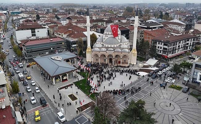 Cedidiye Kent Meydanı 1.Etap Açılışı Yapıldı